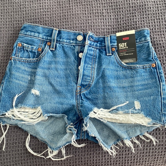 Levi’s 501 shorts size 25 - Picture 2 of 4